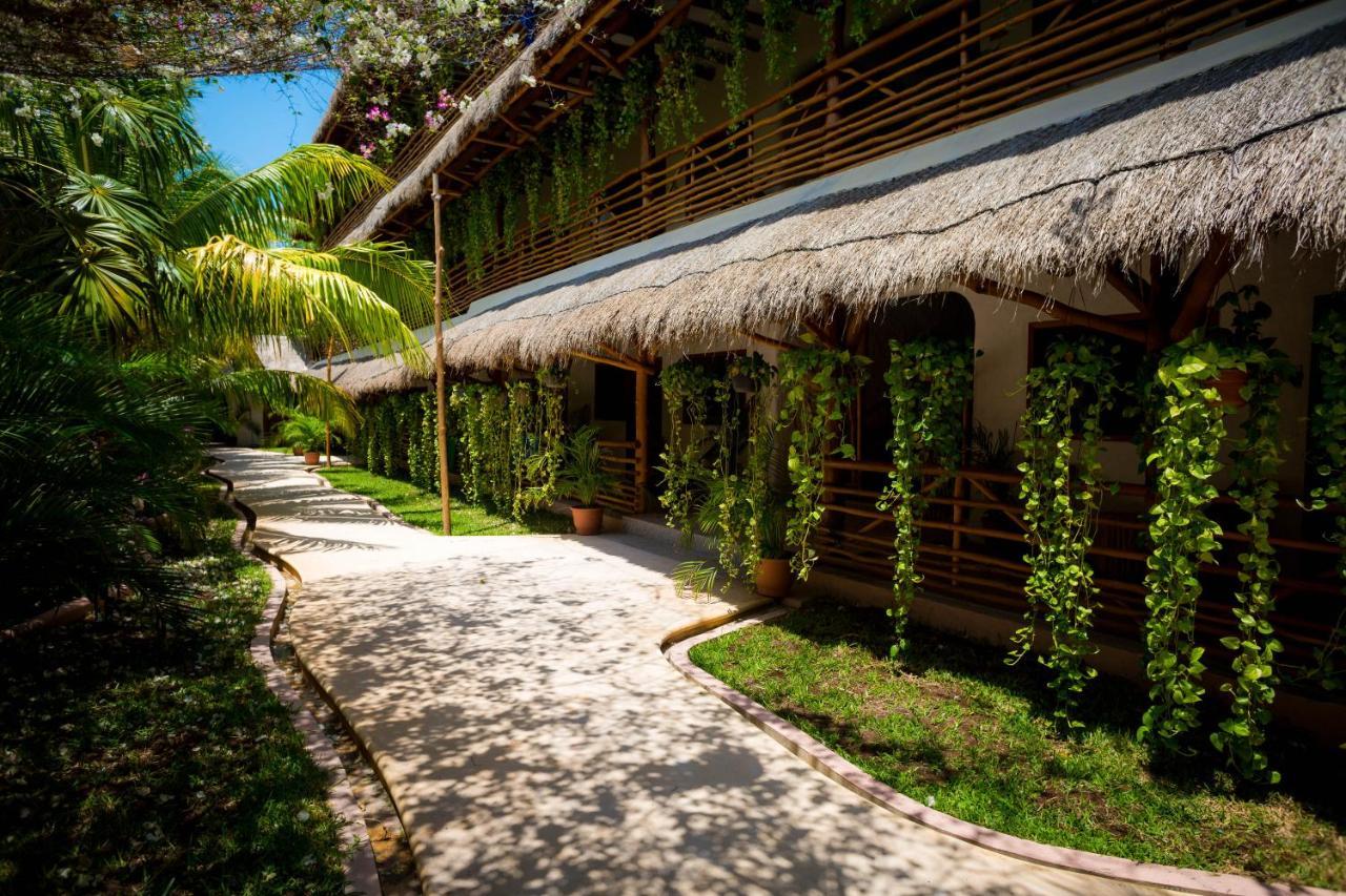 Tropical Suites By Mij Остров Холбокс Экстерьер фото
